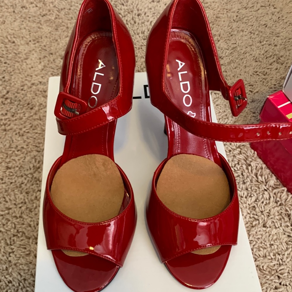 Red pumps